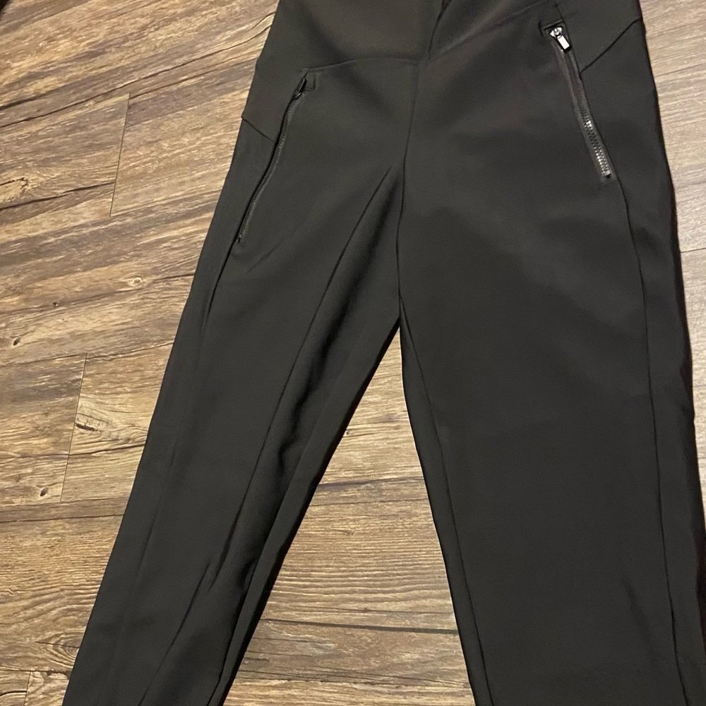 super cute black leggings with pockets